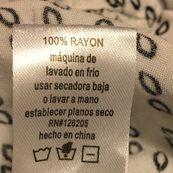 Heroes and Dreamers Sleeveless Button-Down Top - Picture 8 of 8